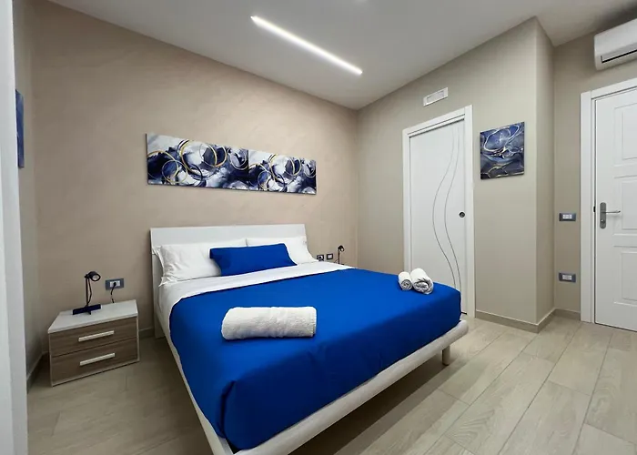 Blu 19 4* نابولي