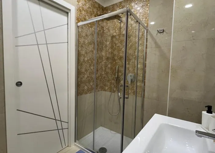 Blu 19 4* نابولي