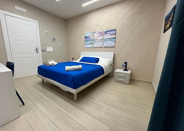 Blu 19 4* نابولي